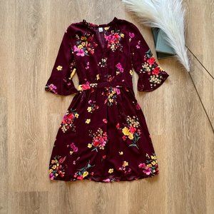 Old Navy XS Floral Dress with Sleeves